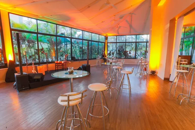 pergola-blue-tree-cow