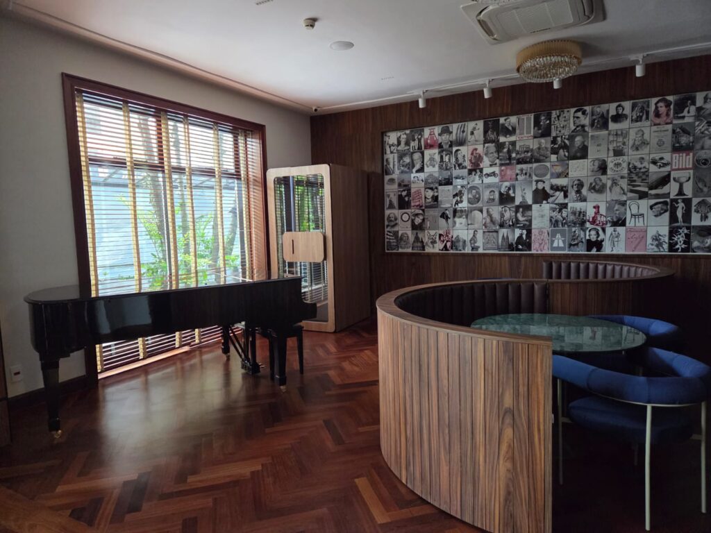 club-transatlantico-cow